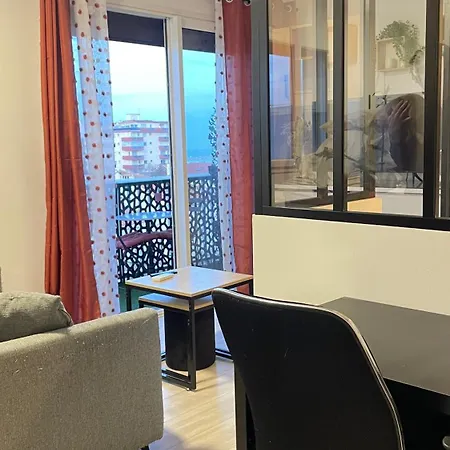 Cosy Proche De La * 卡内